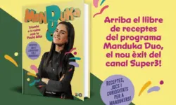 Miniatura articulo: Signatura de llibres amb la Paula Alós