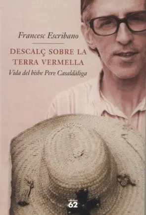 Portada Descalç sobre la terra vermella.